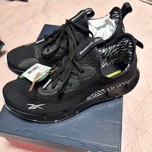 Reebok Women's Zig Sky Sneaker, 8.5